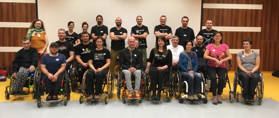 Jesteśmy dumni z naszych unikalnych programów samoobrony dla osób na wózkach inwalidzkich